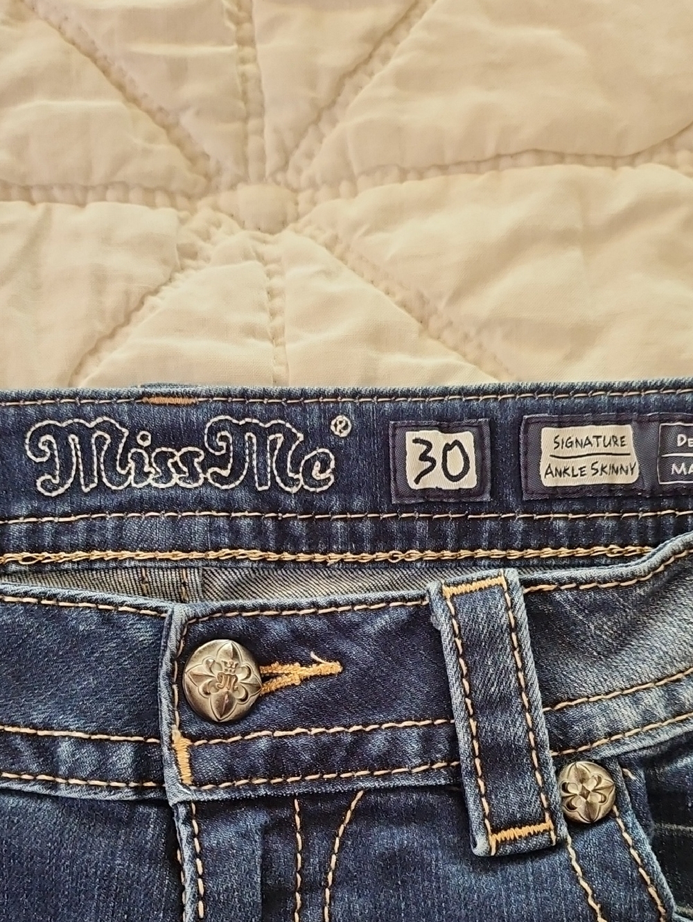 Miss Me Embroidered Cuffs 'Signature Ankle Skinny' Distressed Jeans - Size 30 - Picture 7 of 10